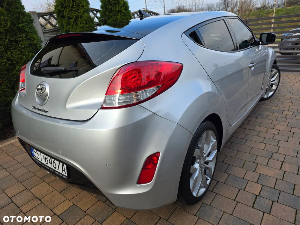 Hyundai Veloster - 7