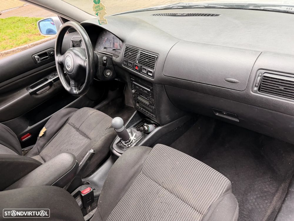 VW Golf 1.9 TDi Highline - 15