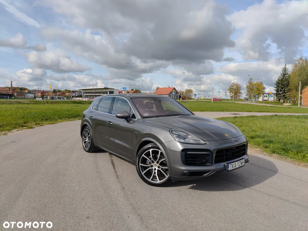 Porsche Cayenne - 1