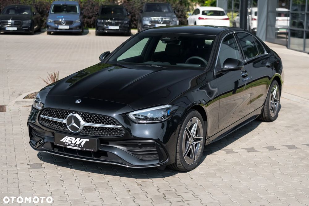 Mercedes-Benz Klasa C 200 4Matic 9G-TRONIC AMG Line - 1