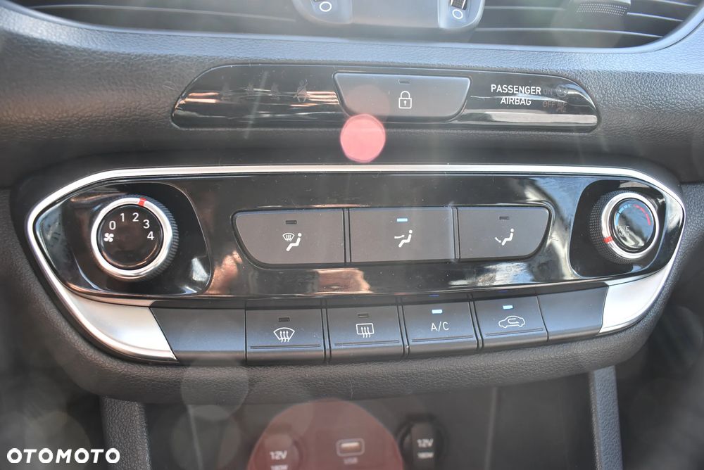 Hyundai i30 1.5 T-GDI 48V Modern - 33