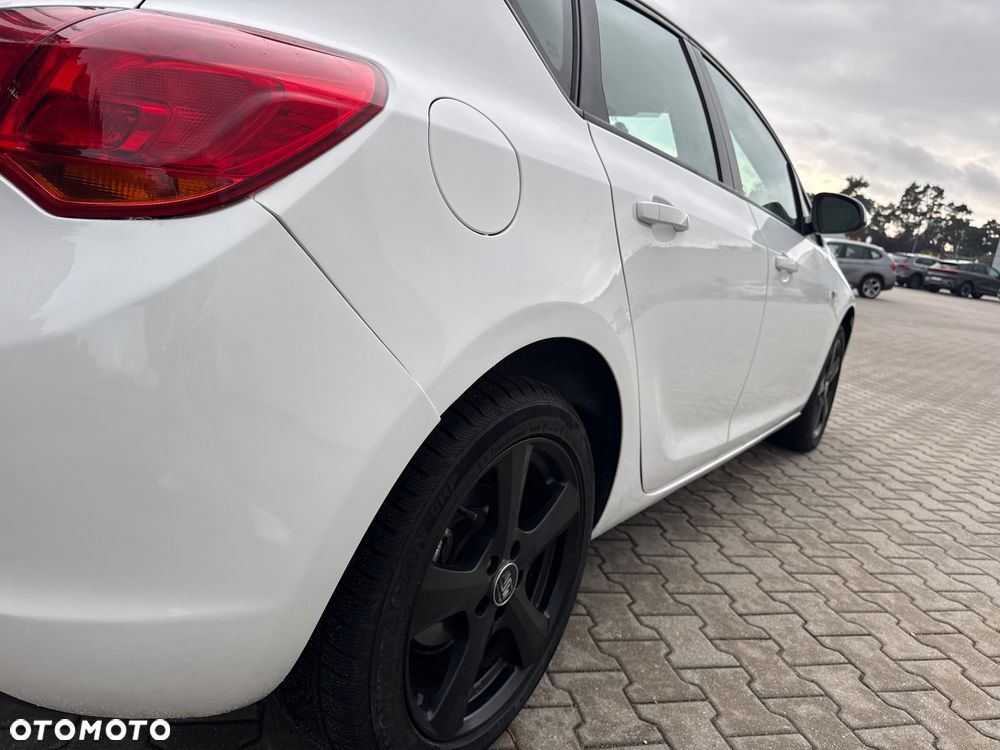 Opel Astra 1.4 Cosmo - 11