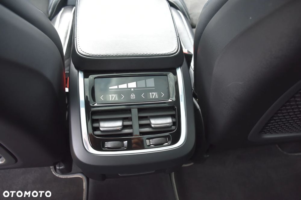 Volvo XC 90 D5 SCR AWD R-Design - 13