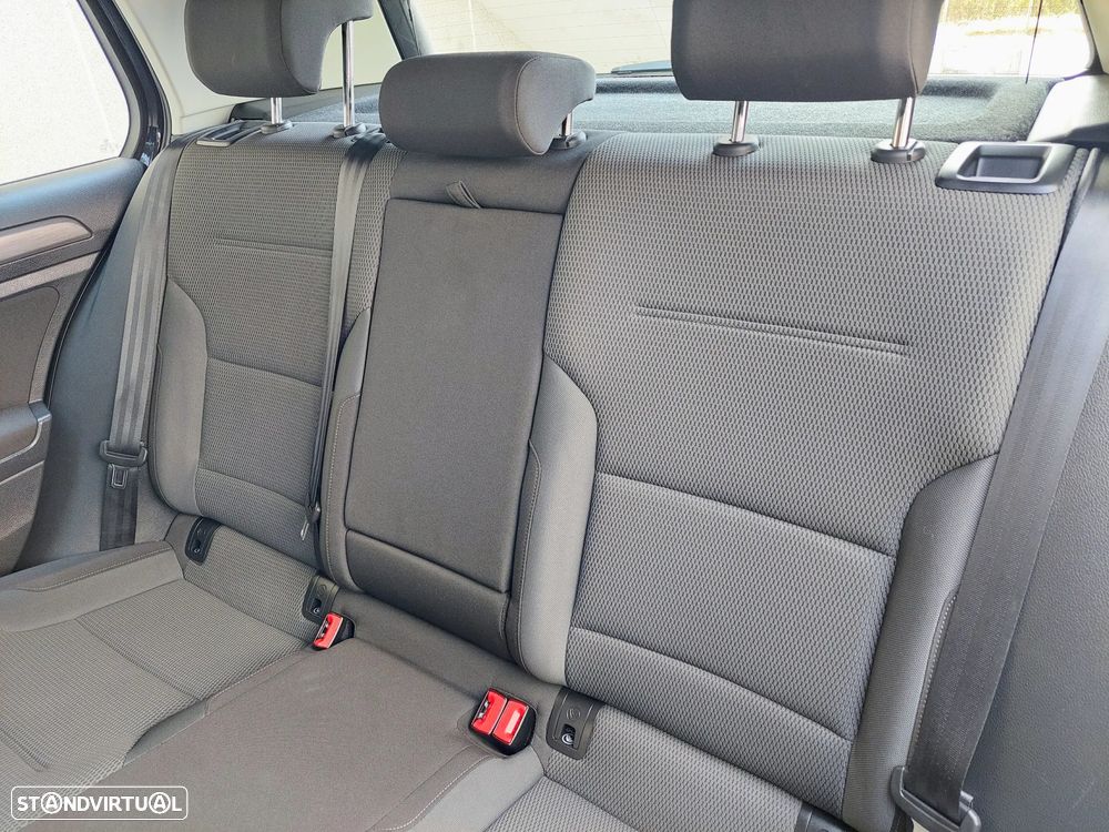 VW Golf 1.6 TDI Confortline - 51