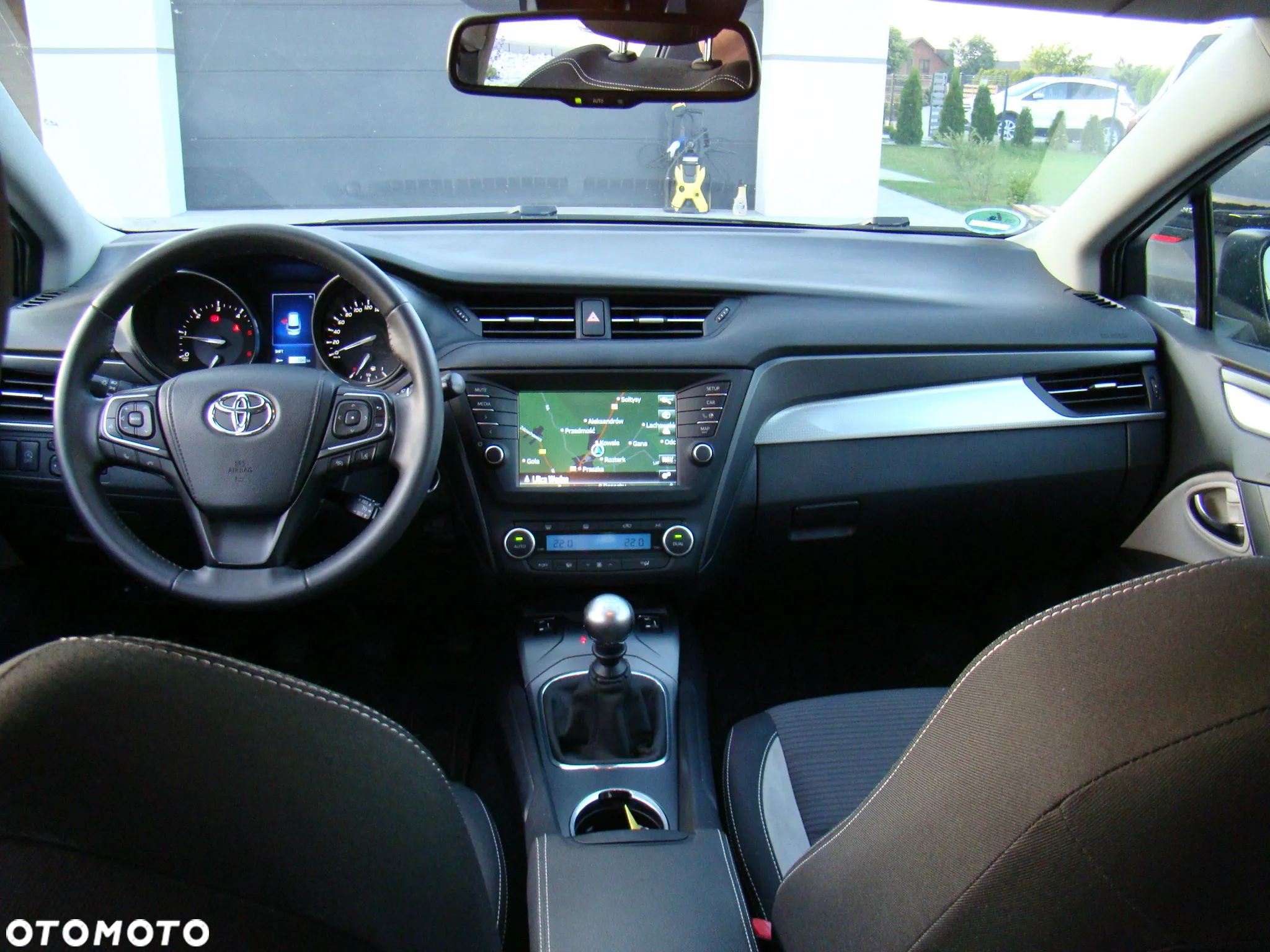Toyota Avensis 2.0 D-4D Premium - 31