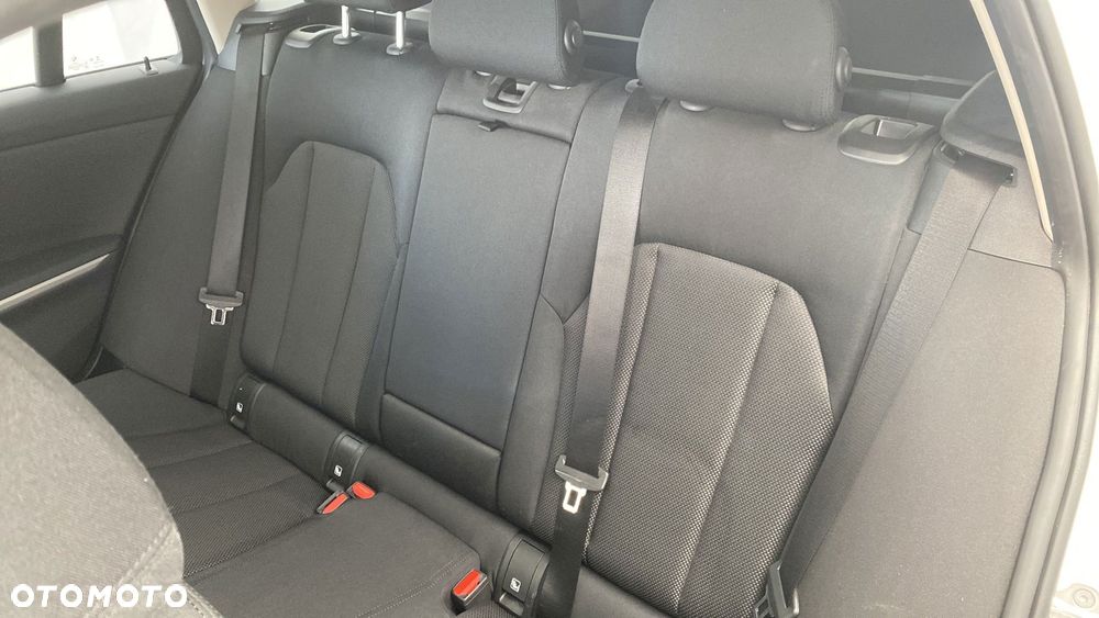 BMW Seria 3 318i Advantage - 11