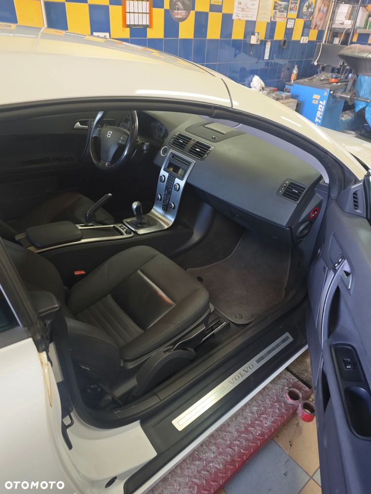 Volvo C70 2.0D Momentum - 36