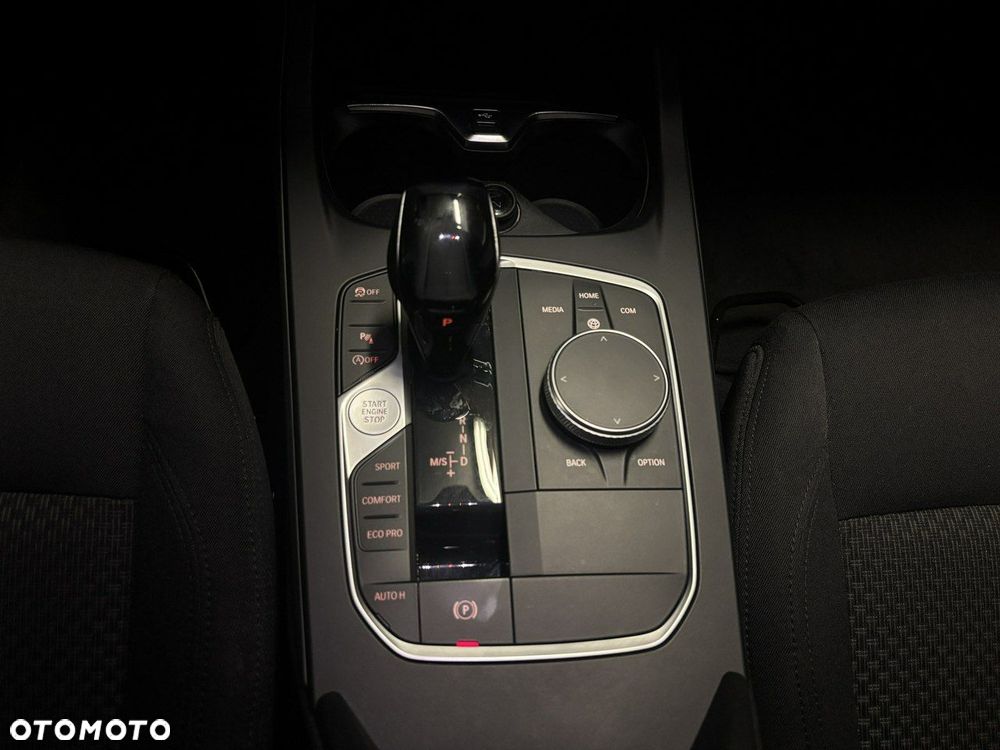 BMW Seria 1 118i - 10
