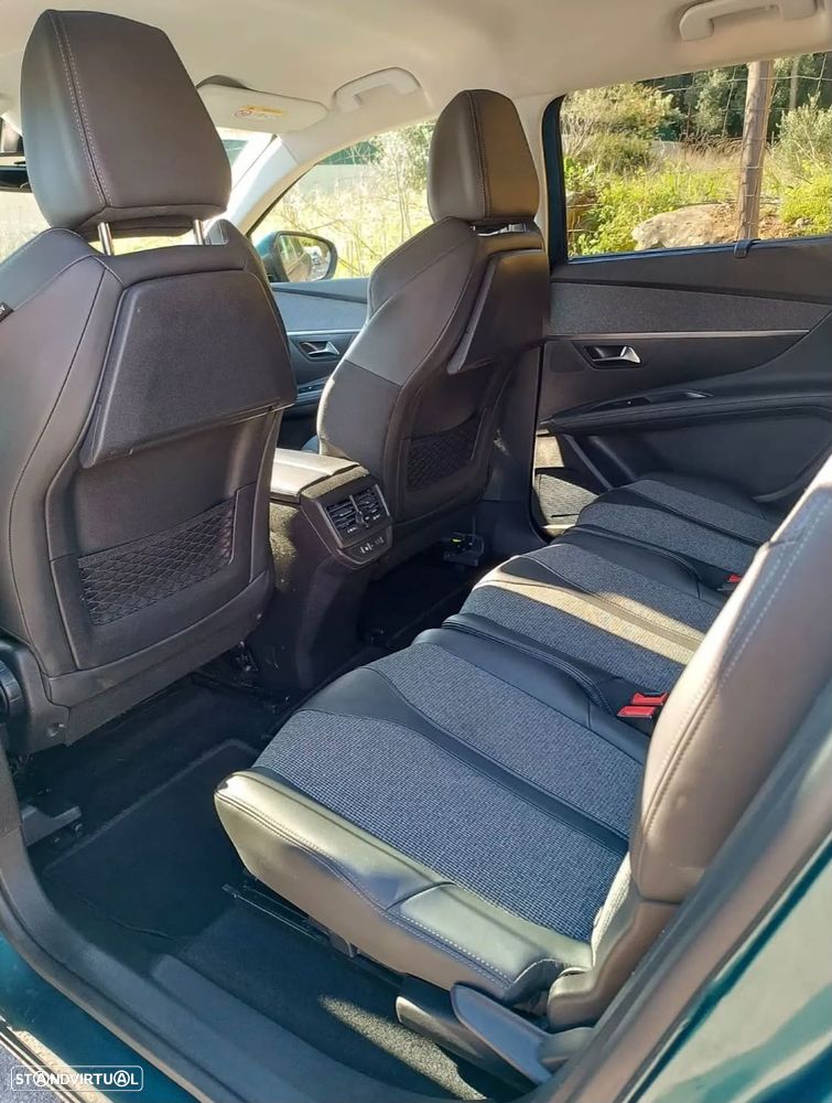 Peugeot 5008 - 8