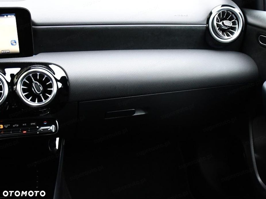 Mercedes-Benz Klasa A 200 d AMG Line 8G-DCT - 10