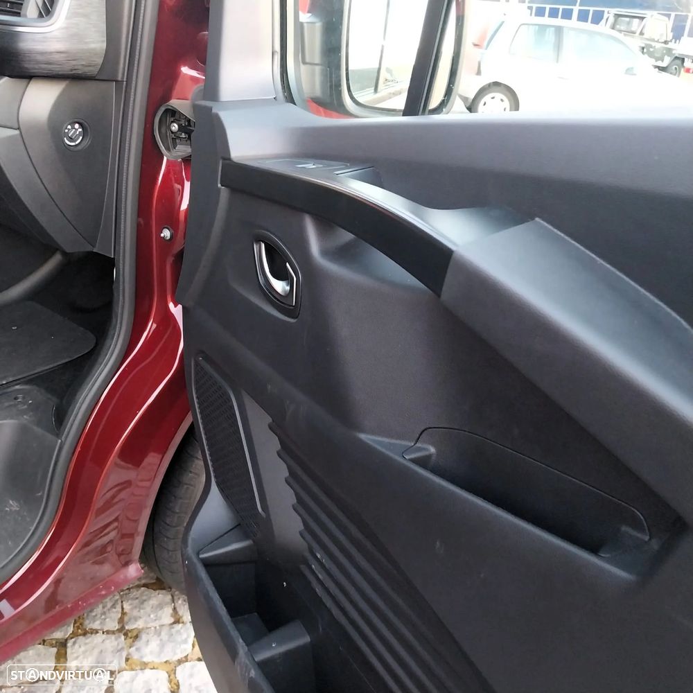 Renault Trafic 2.0 dCi L2H1 1.2T EDC - 29