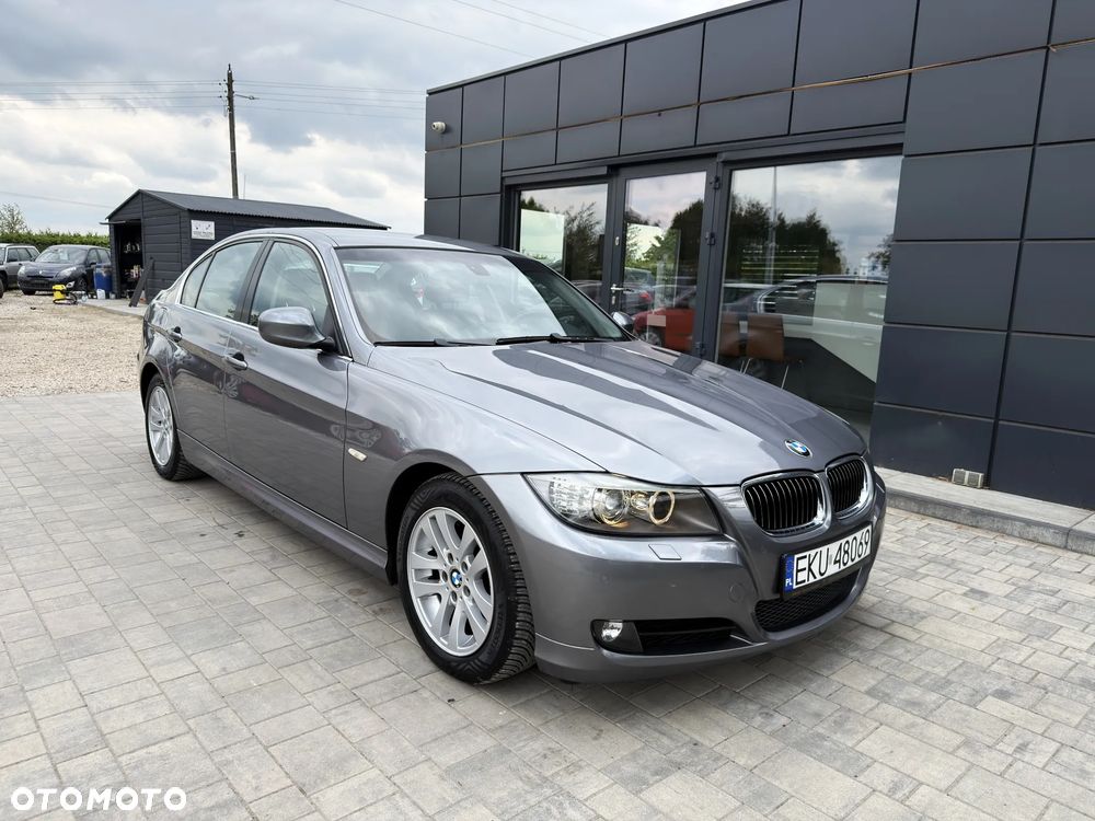 BMW Seria 3 325i Edition Exclusive - 1