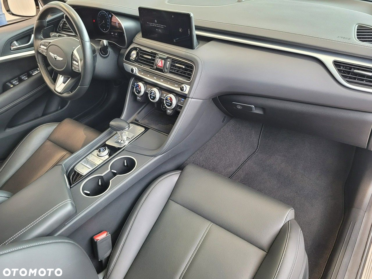 Genesis G70 - 29