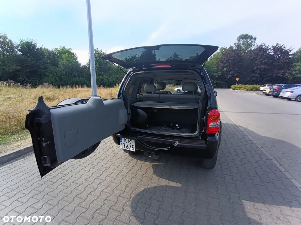 Jeep Liberty - 12