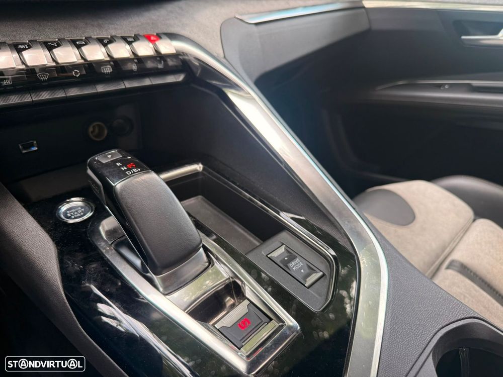 Peugeot 3008 1.6 Hybrid GT Pack e-EAT8 - 24