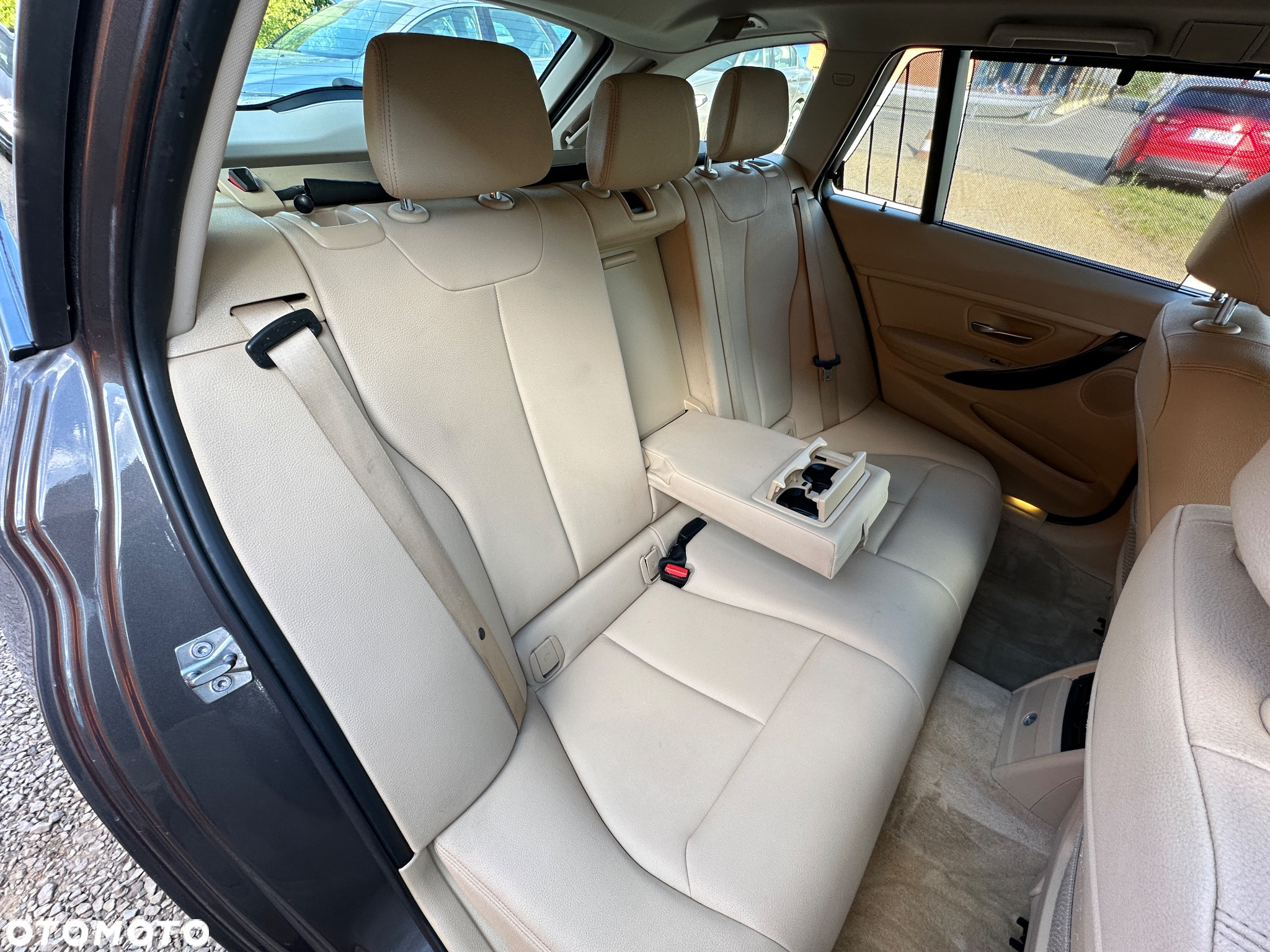 BMW Seria 3 318d DPF Touring Edition Exclusive - 34