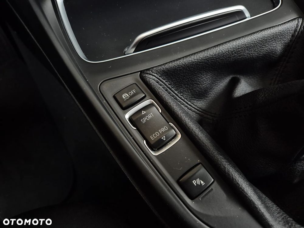 BMW Seria 1 116i - 15