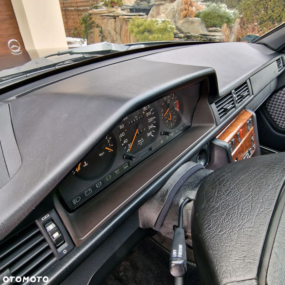 Mercedes-Benz W124 (1984-1993) - 12