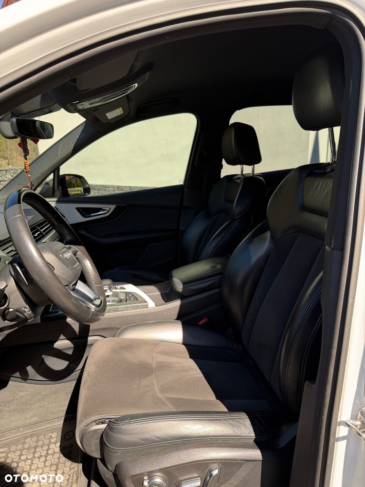 Audi Q7 - 25