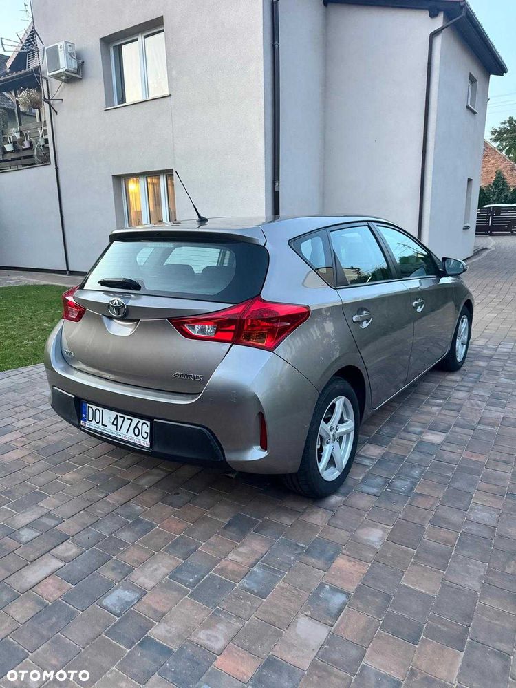 Toyota Auris - 2