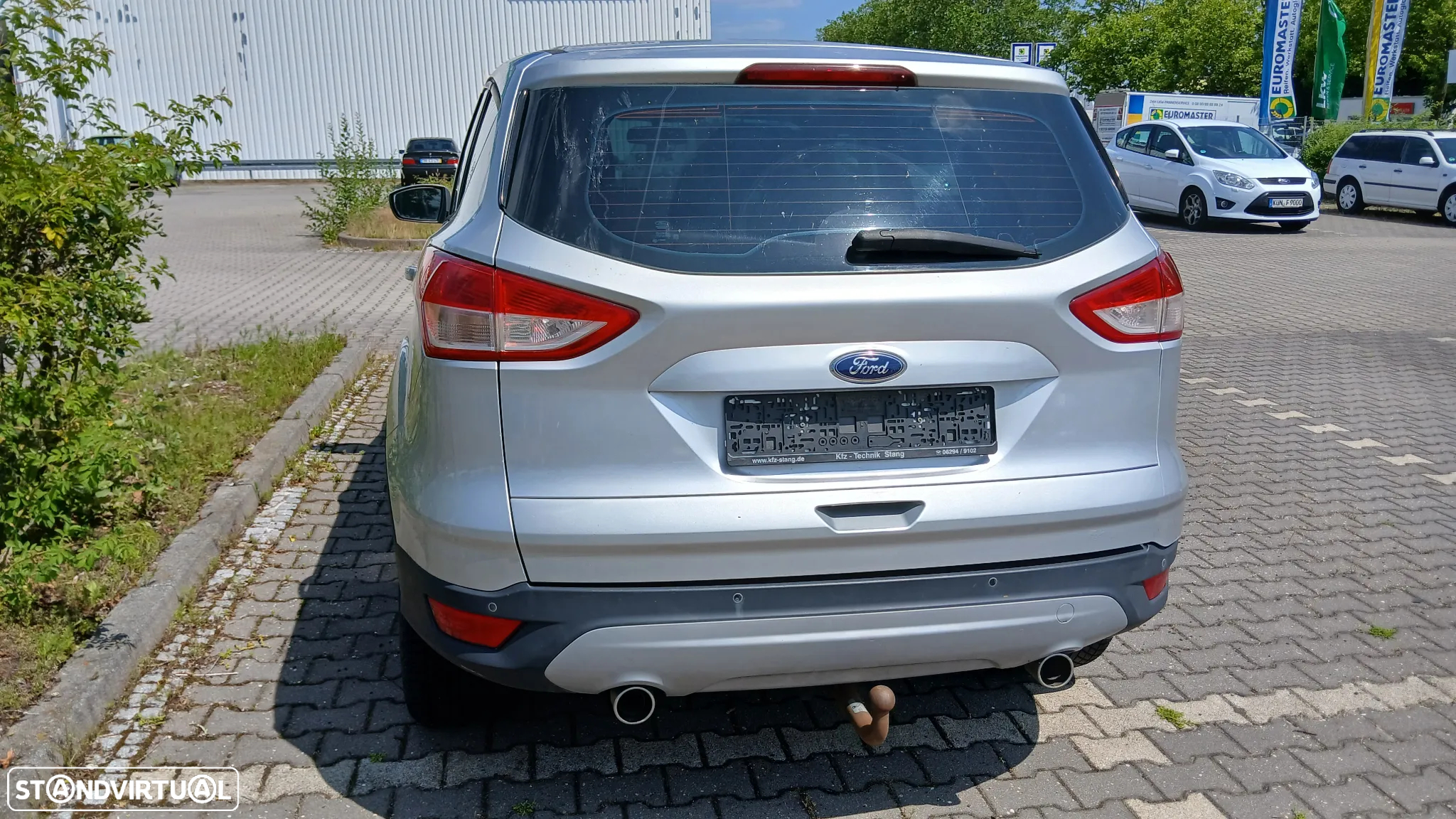 Ford Kuga 2.0 TDCi 2x4 Titanium - 4