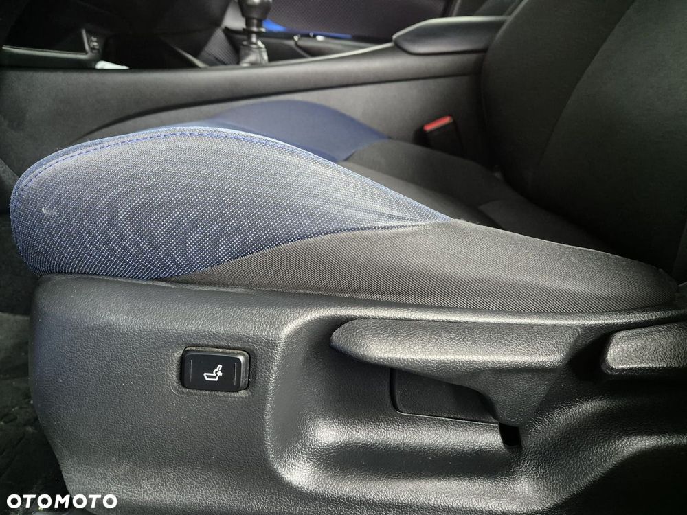 Toyota C-HR 1.2 T Dynamic - 11