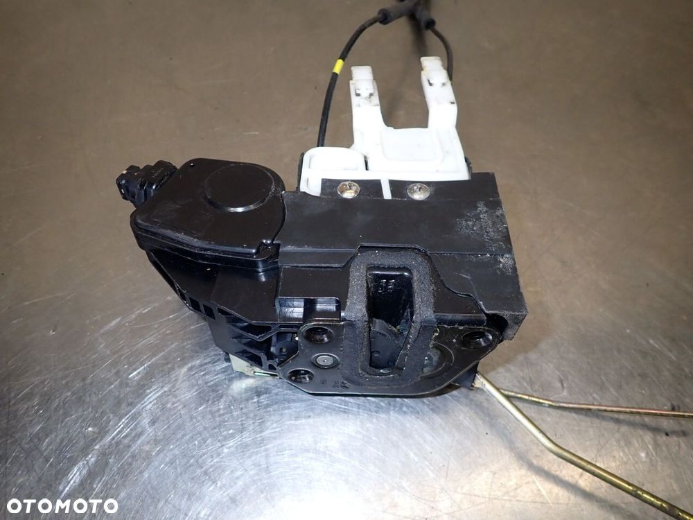 ZAMEK PRAWY PRZÓD DRZWI HYUNDAI SANTA FE I 2.0 - 3