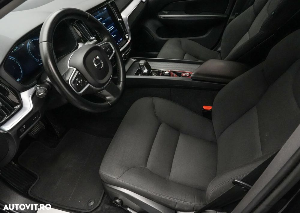 Volvo V60 B3 MHEV AT Core - 11