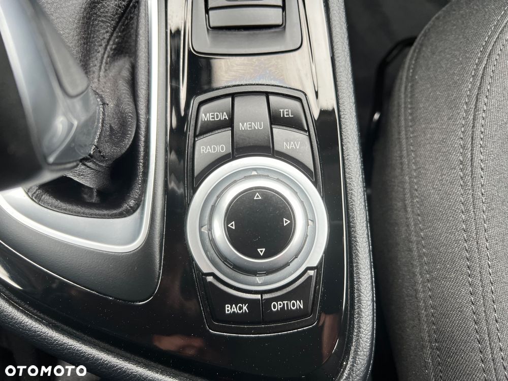 BMW Seria 2 218d Sport-Aut Luxury Line - 37