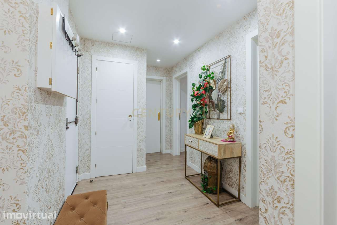 Apartamento T2 Remodelado em Sacavém
