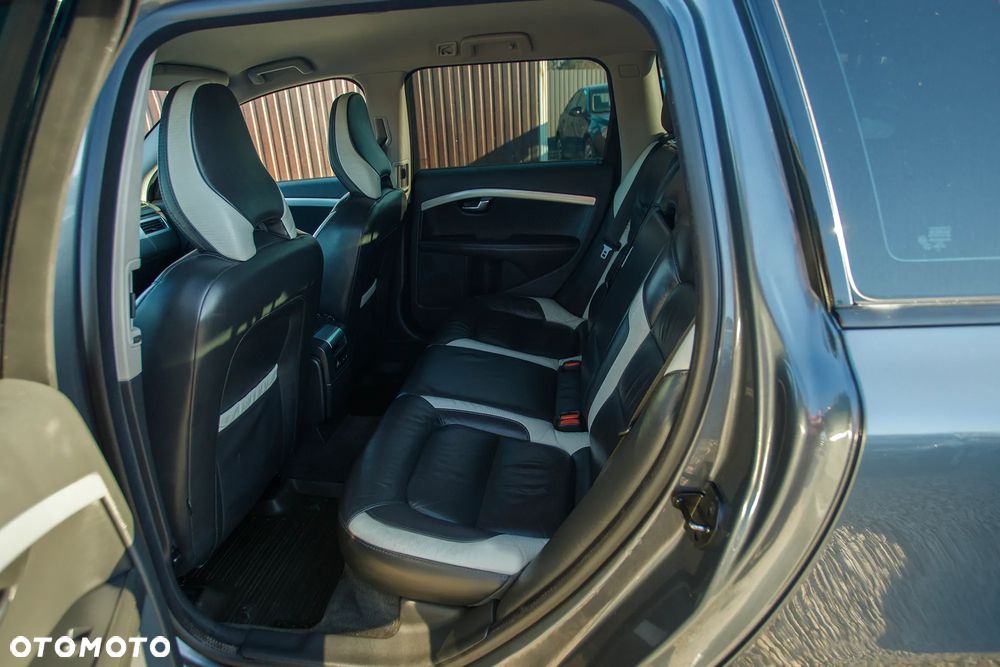 Volvo V70 2.5T R-Design Summum - 19