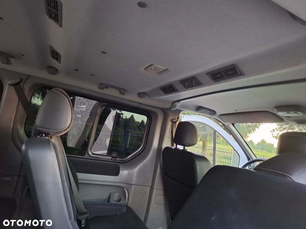 Renault Trafic FAP Passenger Black Edition - 36