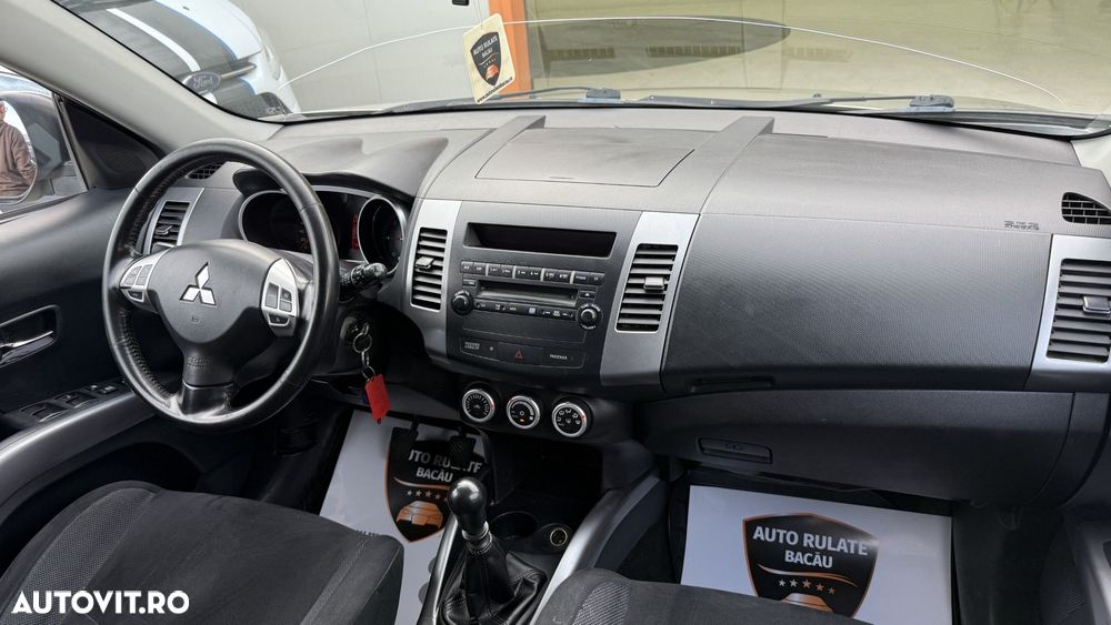 Mitsubishi Outlander - 13