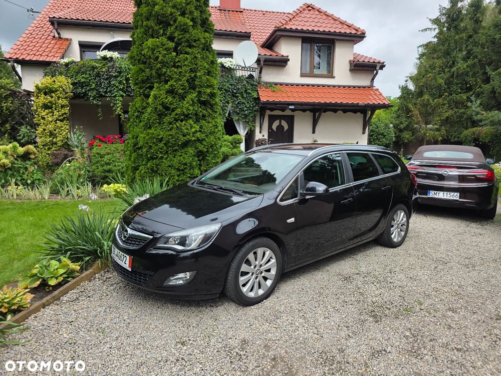 Opel Astra 2011 photo 3