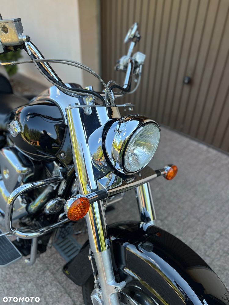 Suzuki Intruder - 12