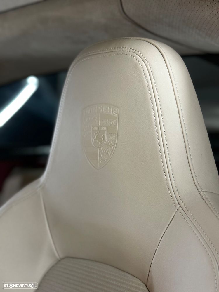 Porsche 911 (992) Targa 4S Heritage Design - 46