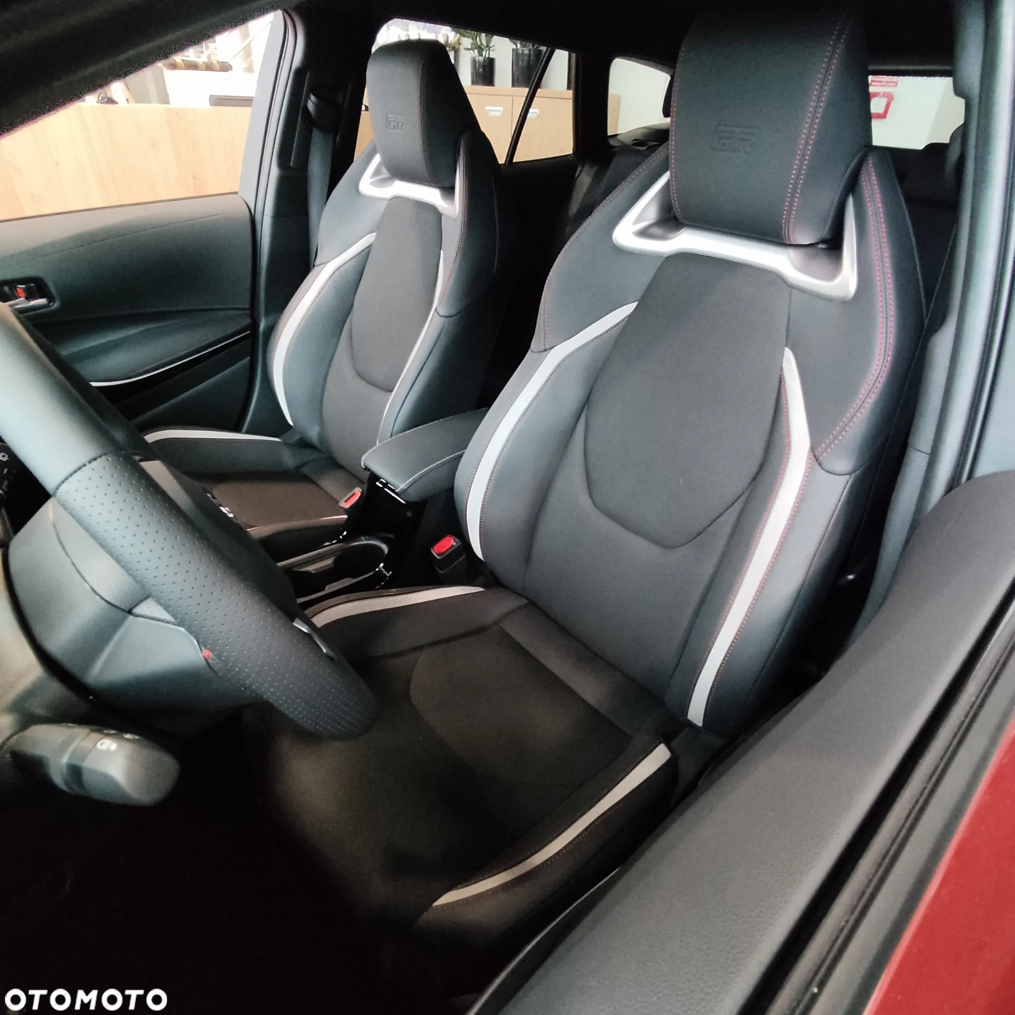 Toyota Corolla 1.8 Hybrid GR Sport - 16