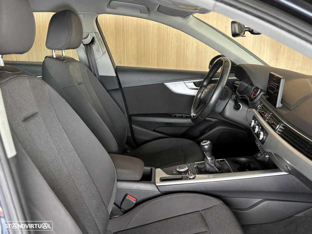 Audi A4 2.0 TDI Business Line - 2
