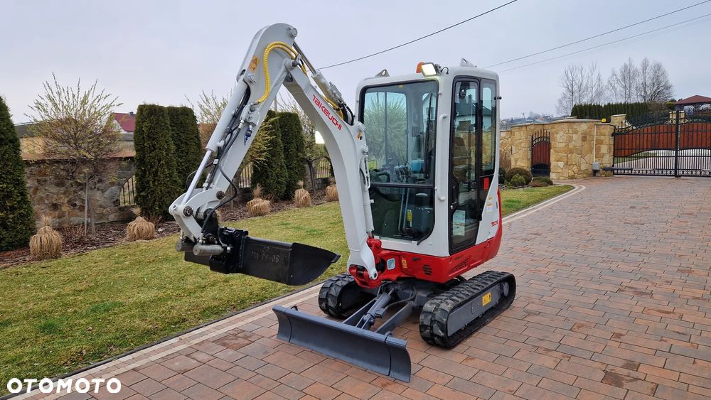 Takeuchi | TB216 | TB 216 - 9