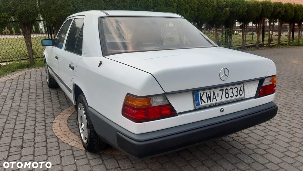 Mercedes-Benz W124 (1984-1993) - 29