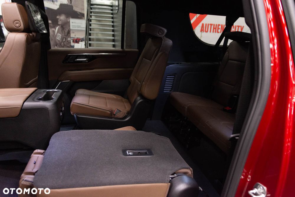 Chevrolet Suburban - 37