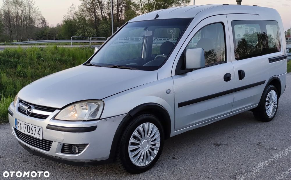 Opel Combo Tour - 1