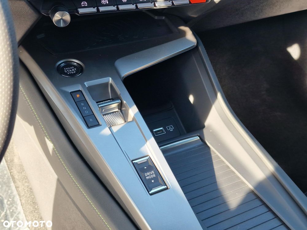 Peugeot 408 1.2 PureTech mHEV GT S&S e-DSC6 - 18