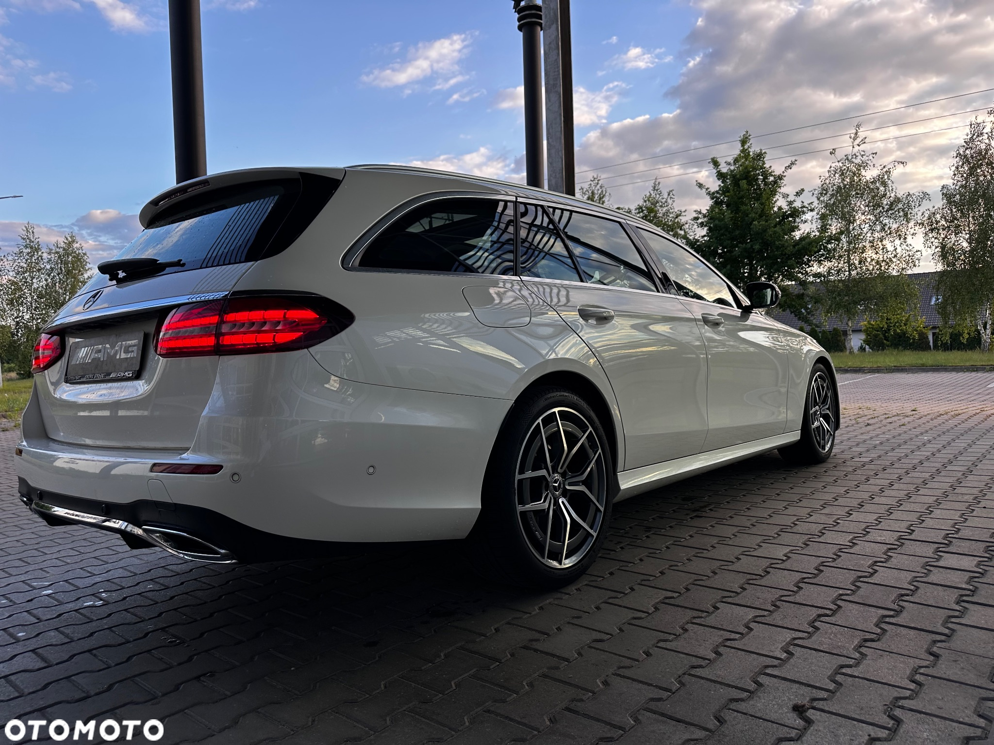Mercedes-Benz Klasa E 220 d 4-Matic AMG/Avantgarde - 28