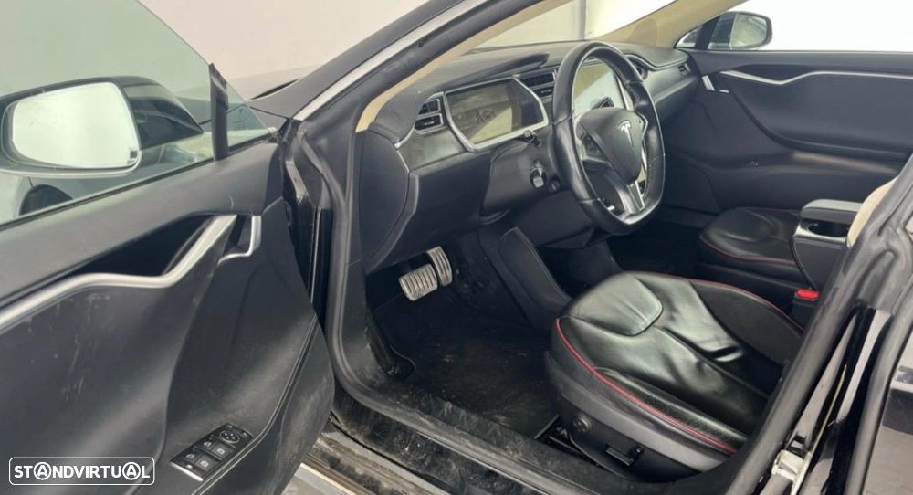 Tesla Model S 85 - 14