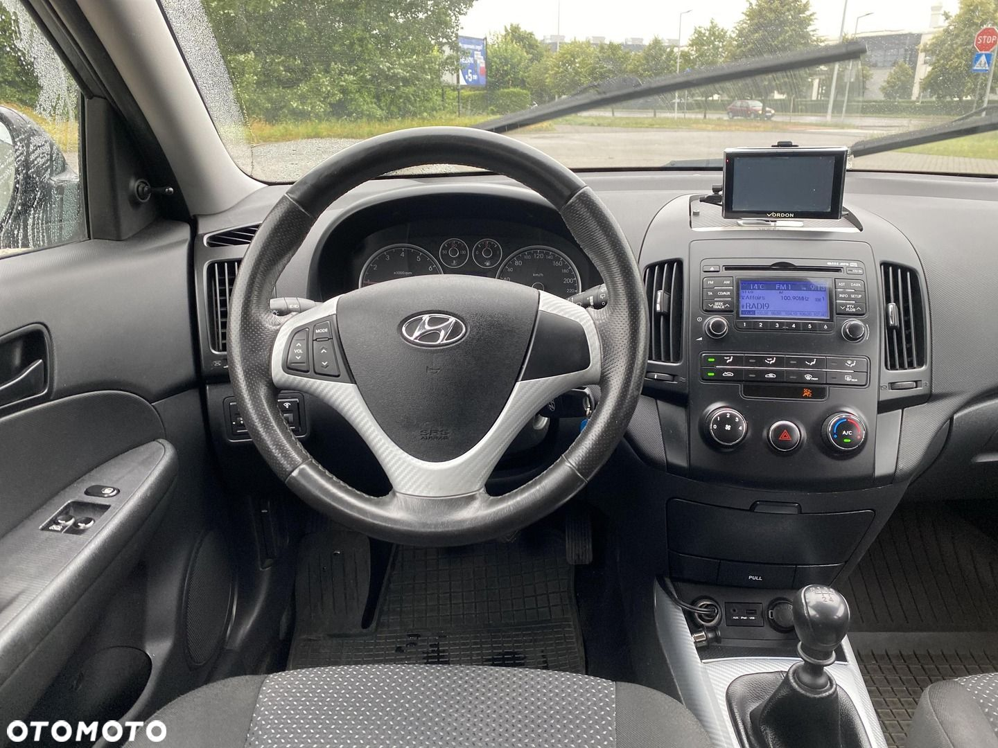 Hyundai i30 1.4 Base + - 17