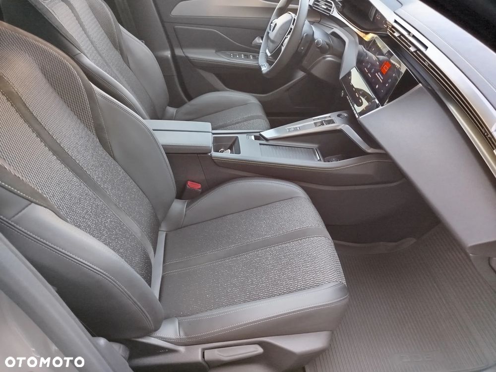 Peugeot 308 1.2 mHEV GT S&S e-DCS6 - 17