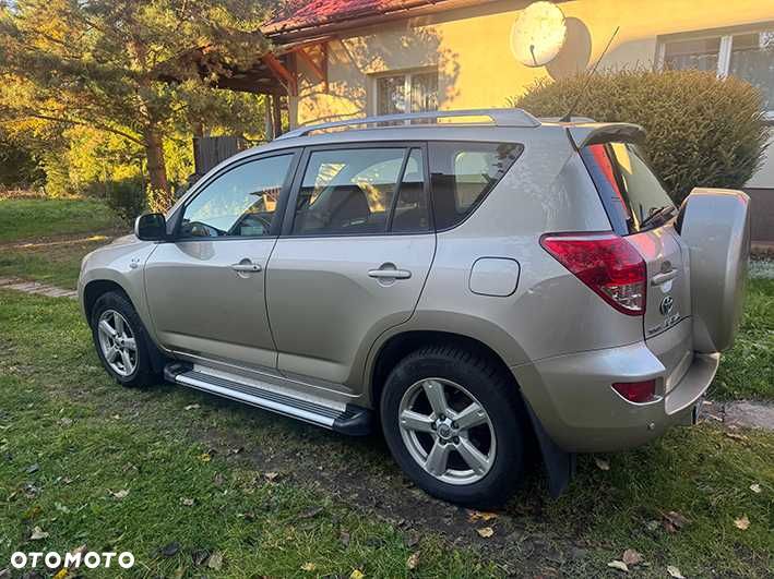 Toyota RAV4 - 5