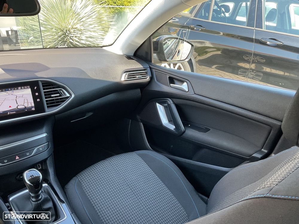 Peugeot 308 1.5 BlueHDi Style - 32