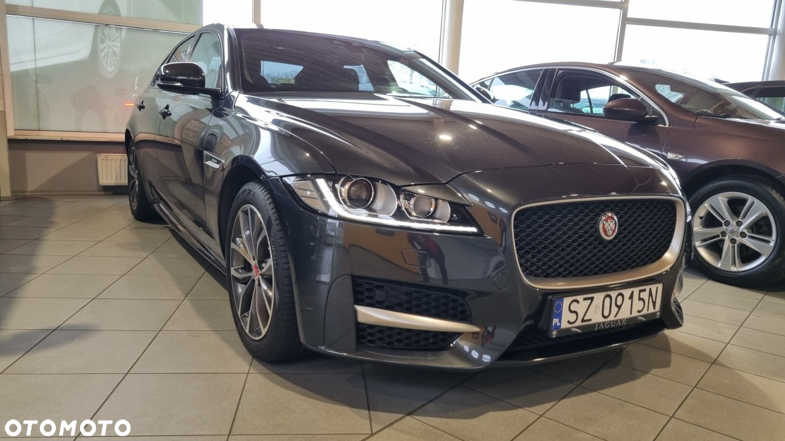 Jaguar XF - 12